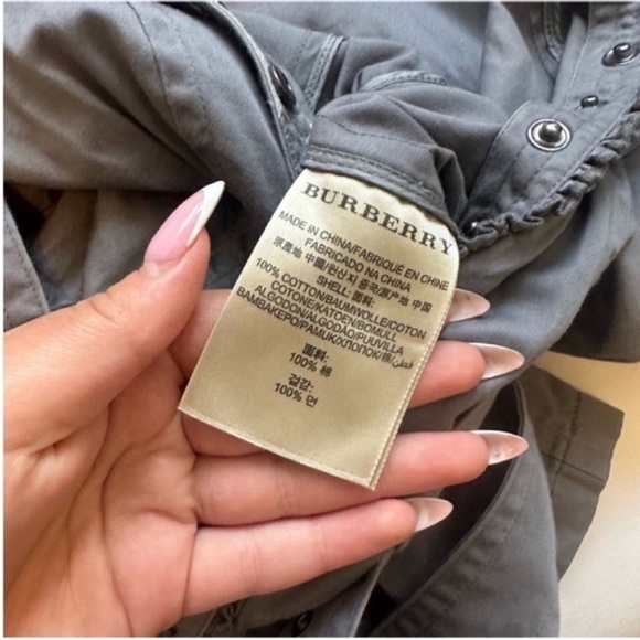 Burberry Button-Up Dress with Belt - Picture 6 of 7